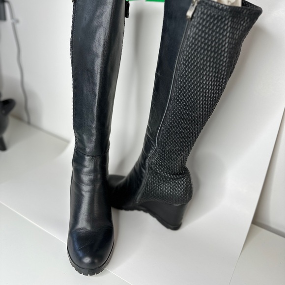 ARTICA Waterproof ALPBACH boots by BROWNS Calf fits tight. still sells for 359$ - Picture 3 of 7